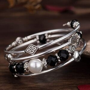 NWOT Wrap Bangle Bracelet